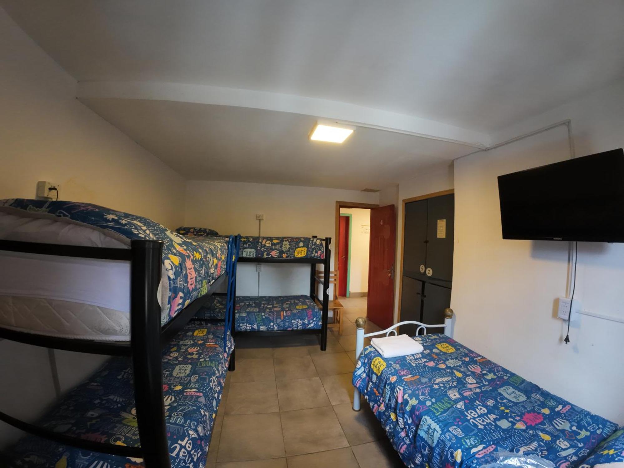 Temiscira Hostel San Carlos de Bariloche Ngoại thất bức ảnh